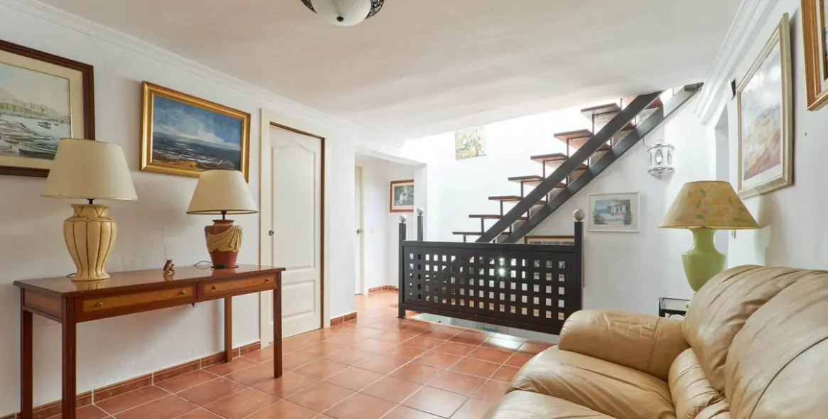 Sale of hotel in Marbella 4