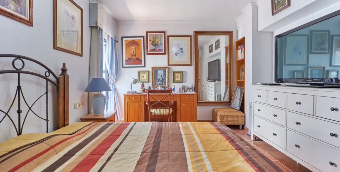 Sale of hotel in Marbella 10