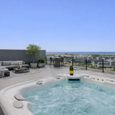 Sale of penthouse in Selwo