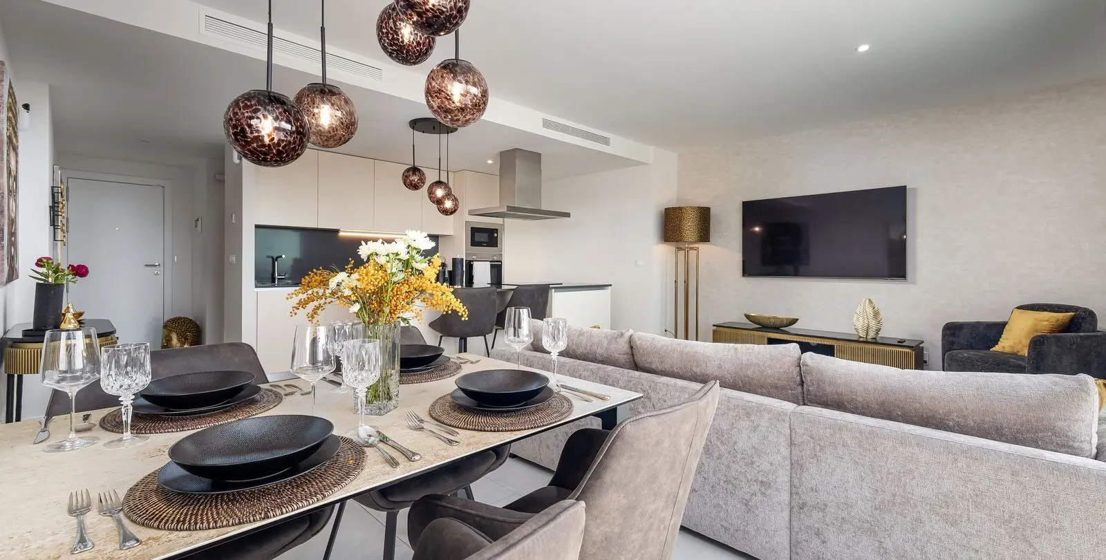 Sale of penthouse in Estepona 4