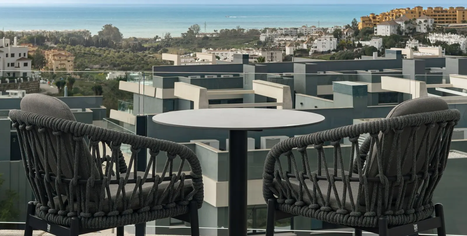 Sale of penthouse in Estepona 14