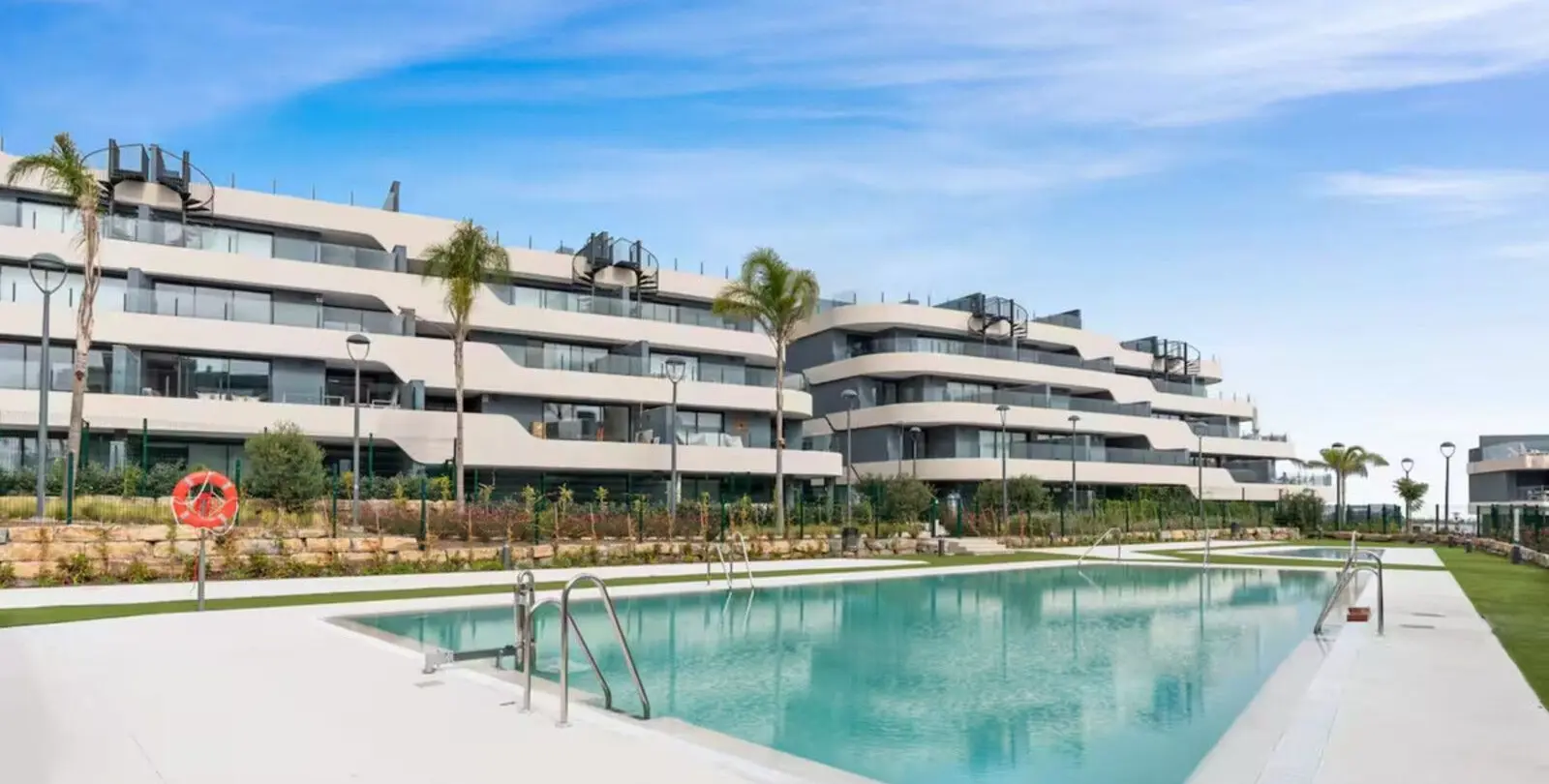 Sale of penthouse in Estepona 30