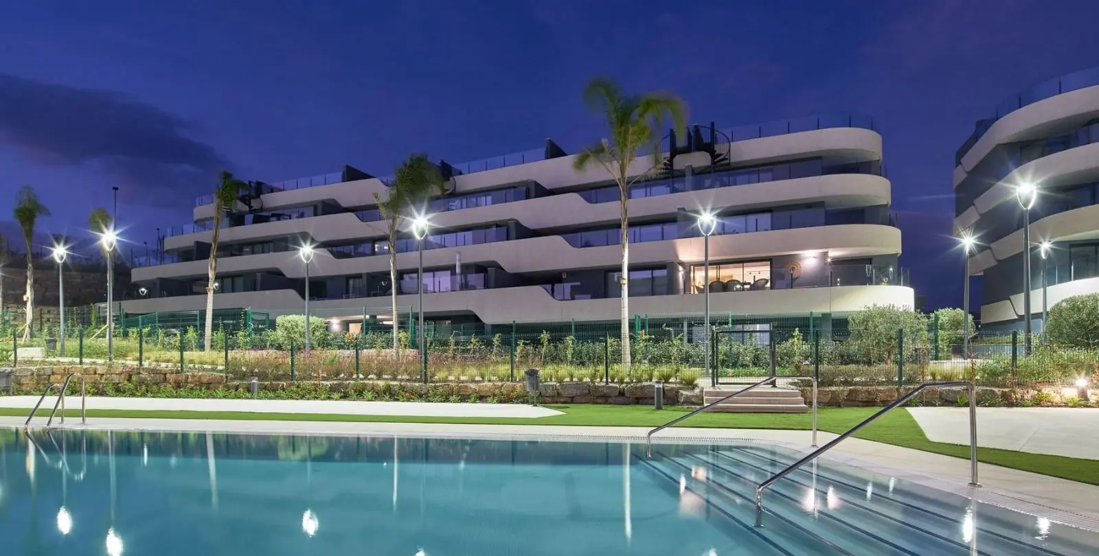 Sale of penthouse in Estepona 35