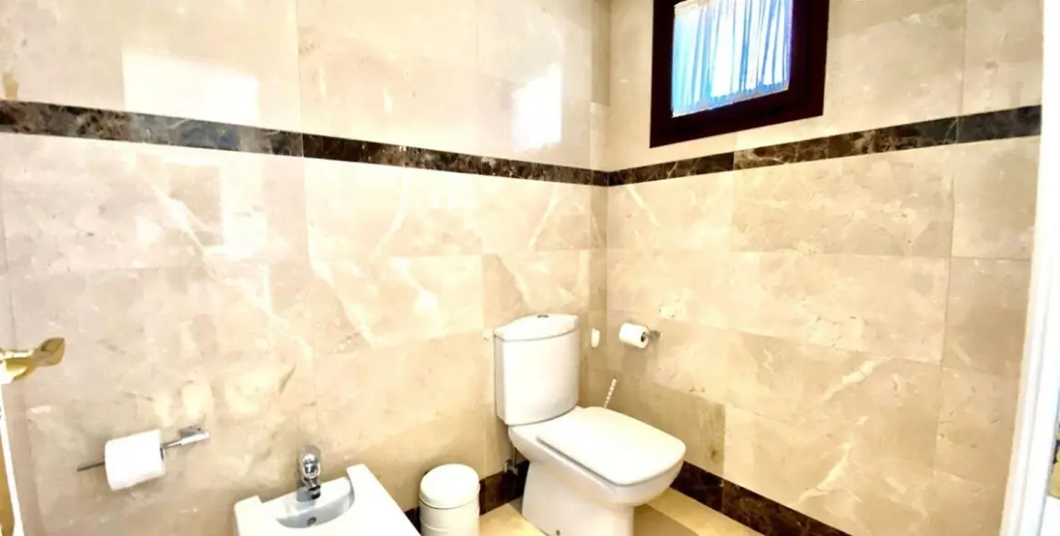 Venta de ático dúplex en Puerto Banús 12