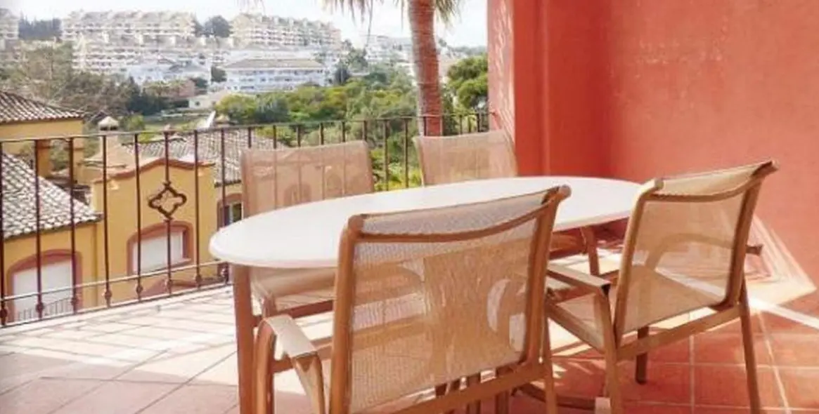 Продажа двухуровневого пентхауса в Puerto Banús 2