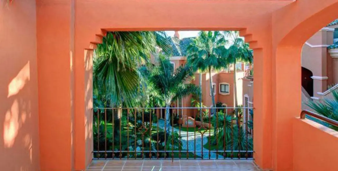 Продажа двухуровневого пентхауса в Puerto Banús 8