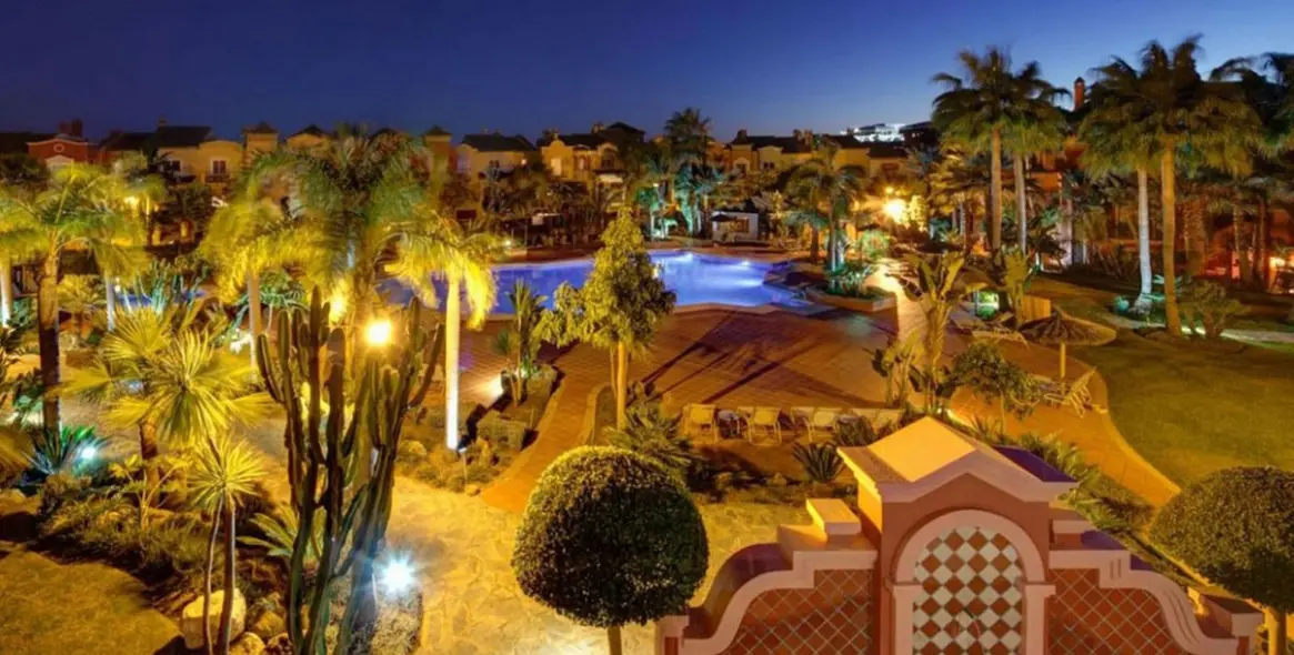 Продажа двухуровневого пентхауса в Puerto Banús 9