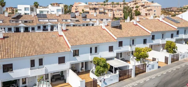 Продажа дома на две семьи в Riviera del Sol 0
