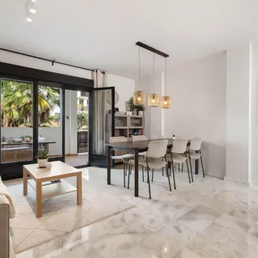 Продажа дома на две семьи в Riviera del Sol