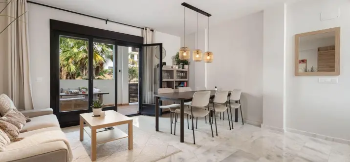 Продажа дома на две семьи в Riviera del Sol 1
