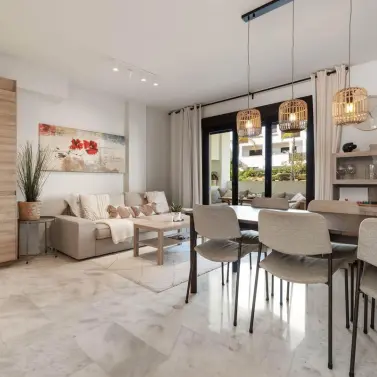 Продажа дома на две семьи в Riviera del Sol