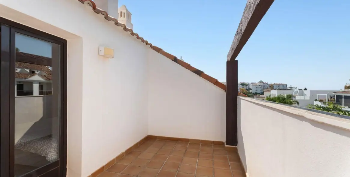 Продажа дома на две семьи в Riviera del Sol 27