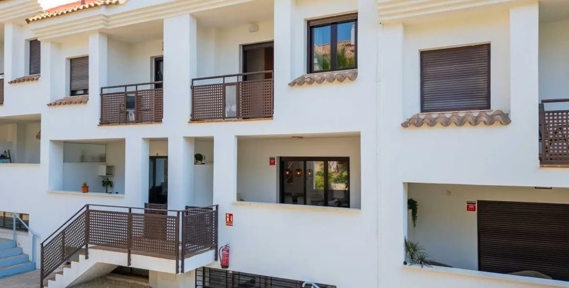Продажа дома на две семьи в Riviera del Sol 28