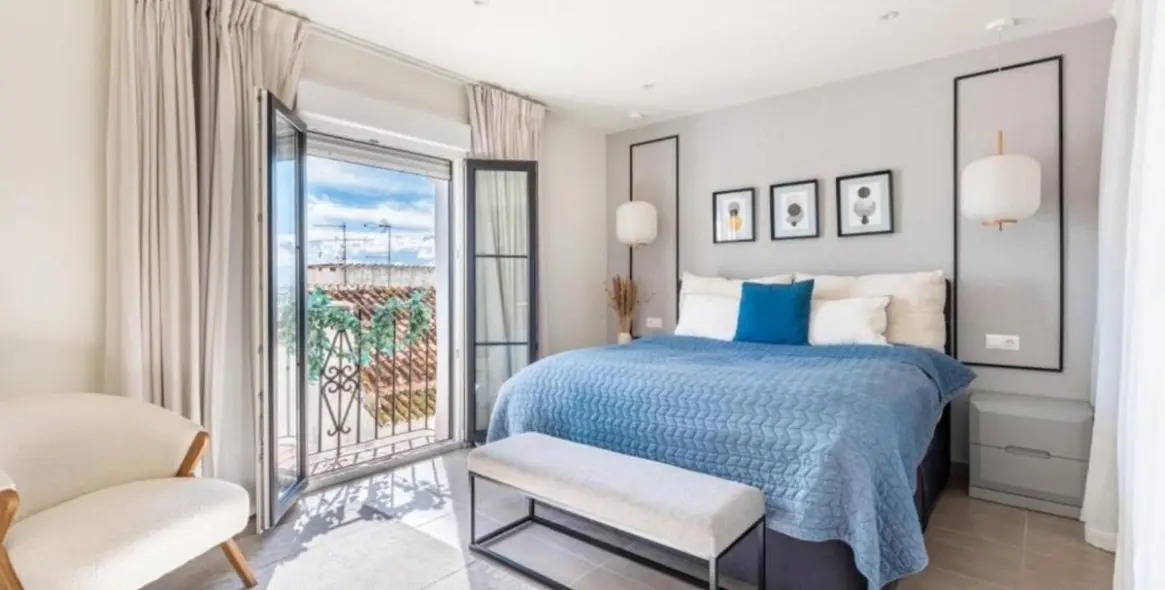 Long-term rent of middle floor apartment in Puerto Banús 10