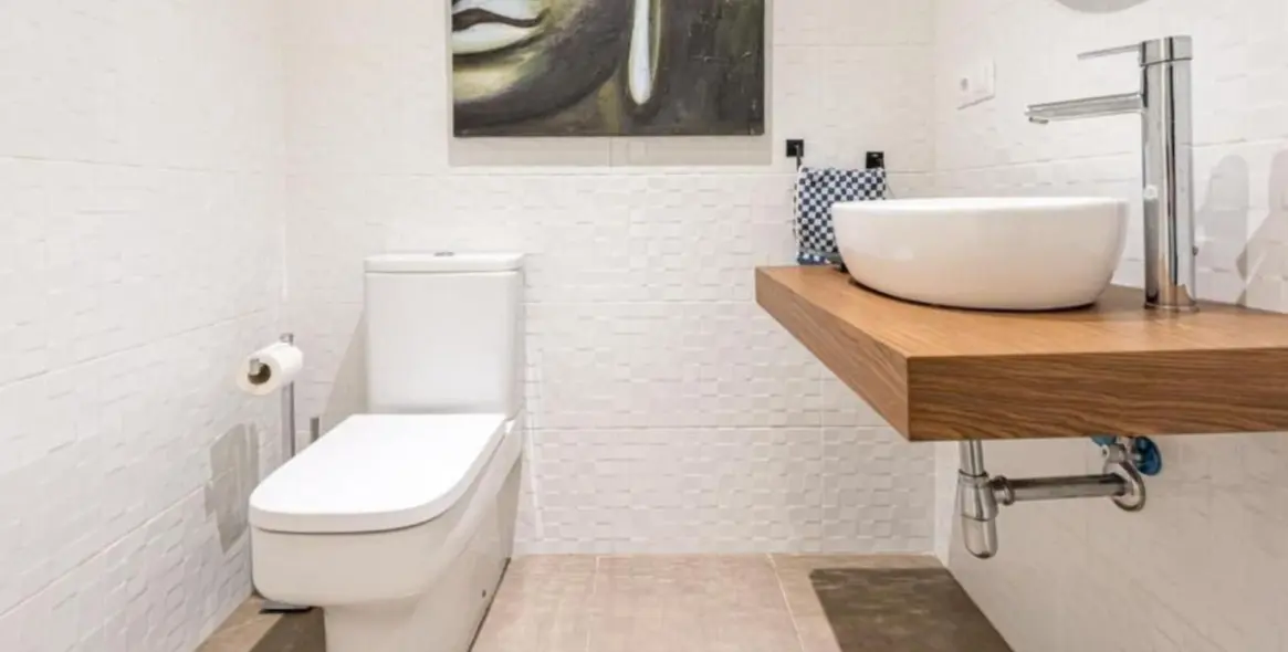 Long-term rent of middle floor apartment in Puerto Banús 12