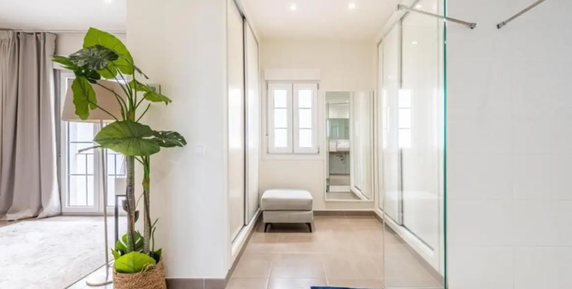 Long-term rent of middle floor apartment in Puerto Banús 17