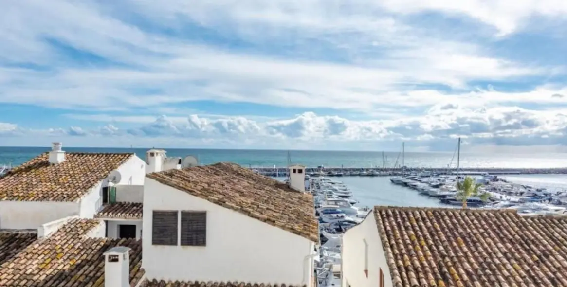 Long-term rent of middle floor apartment in Puerto Banús 20