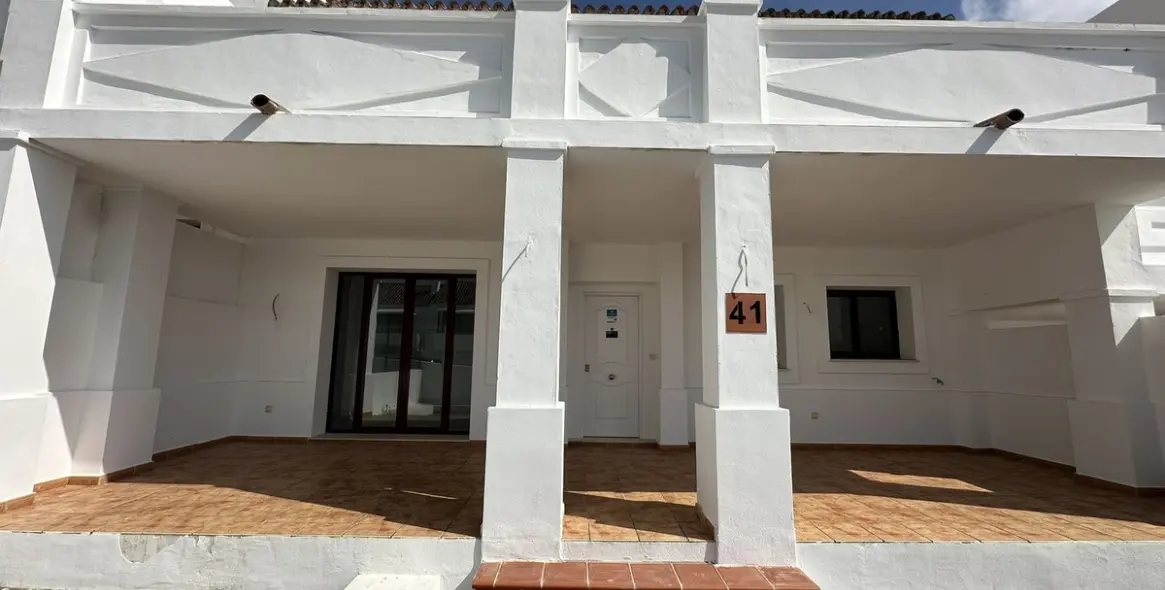 Продажа таунхауса в Doña Julia 2