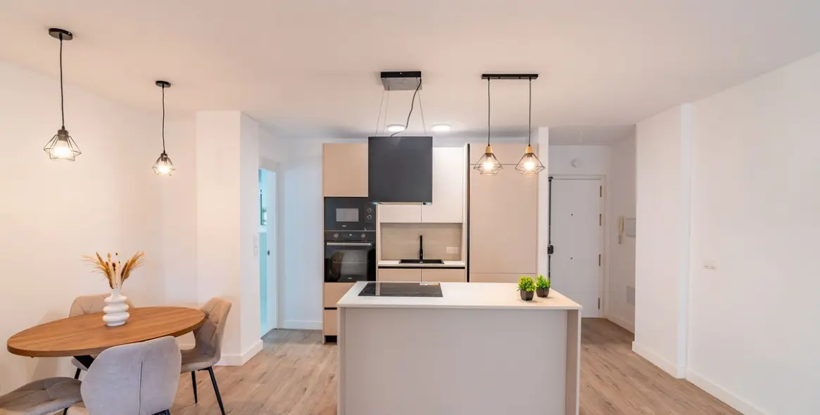 Sale of middle floor apartment in Los Boliches 8