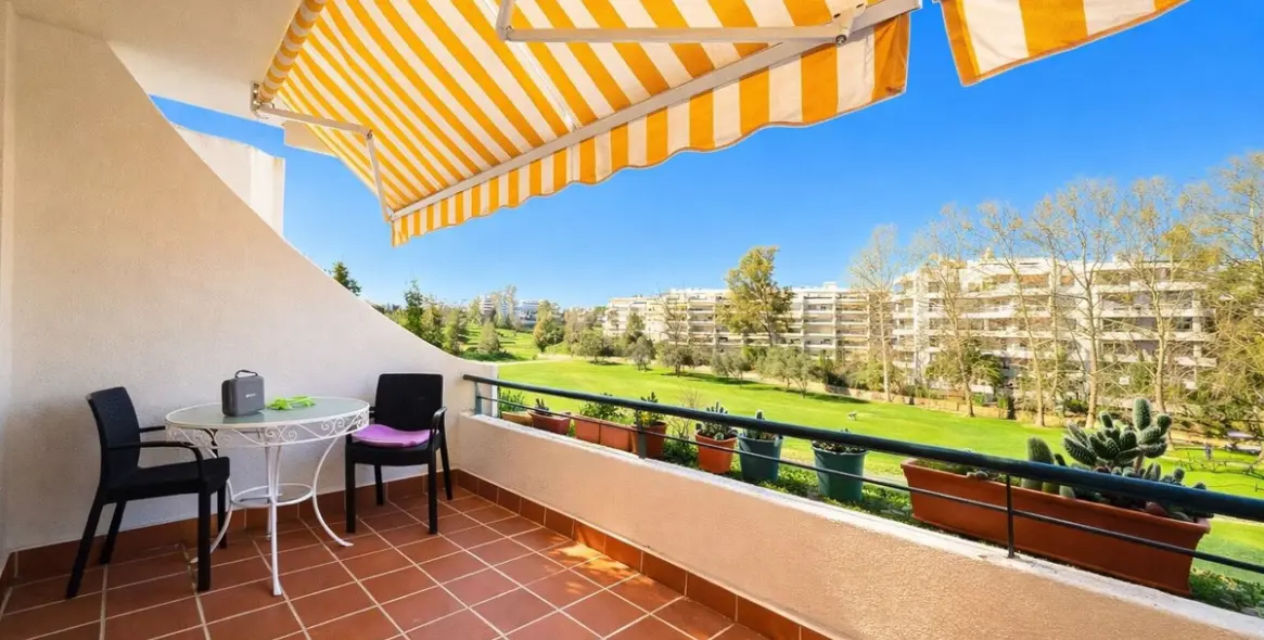 Sale of middle floor apartment in Guadalmina Alta 1