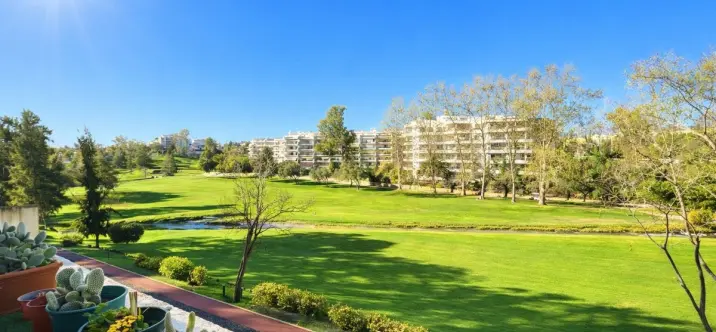 Sale of middle floor apartment in Guadalmina Alta 1