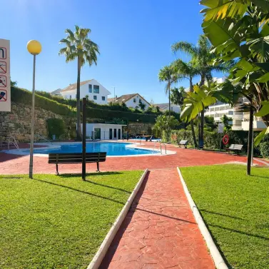 Sale of middle floor apartment in Guadalmina Alta