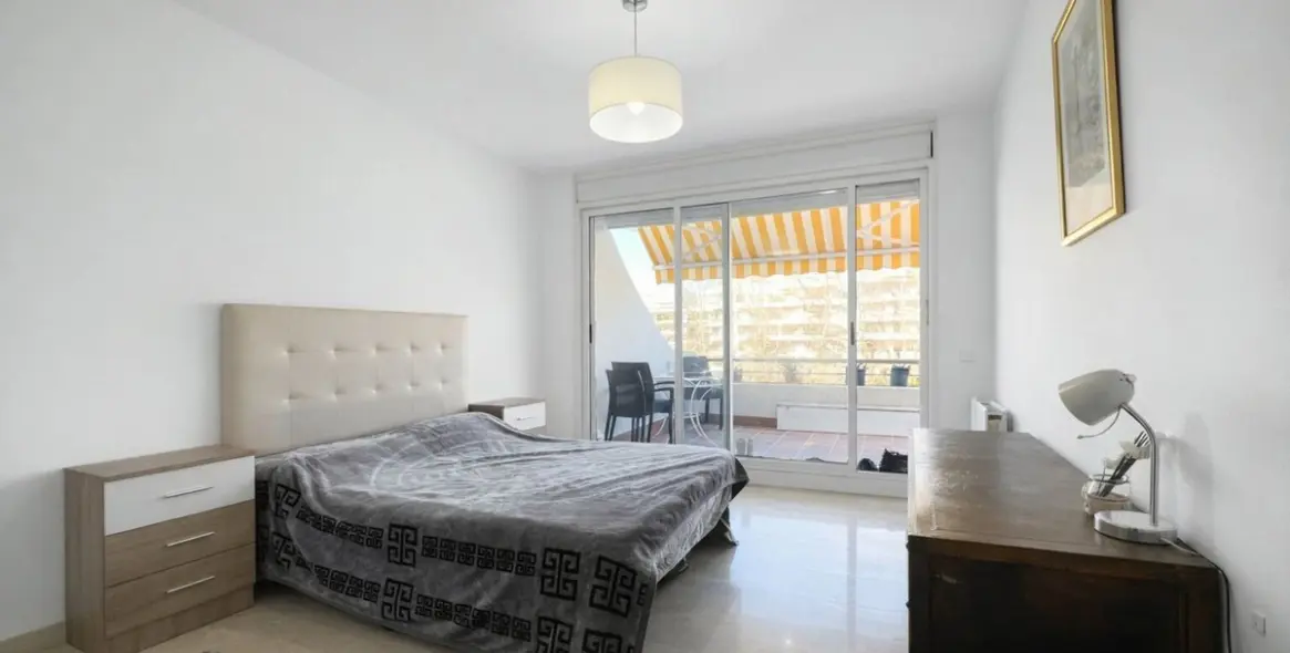 Sale of middle floor apartment in Guadalmina Alta 4