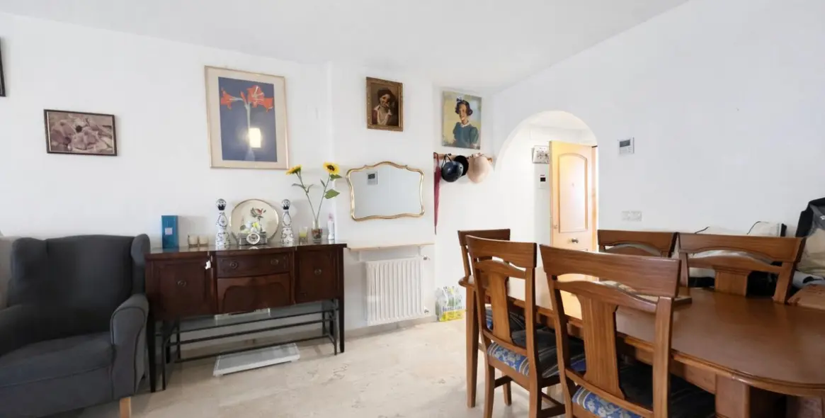 Sale of middle floor apartment in Guadalmina Alta 7