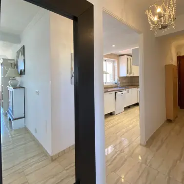 Sale of middle floor apartment in Benalmadena Costa