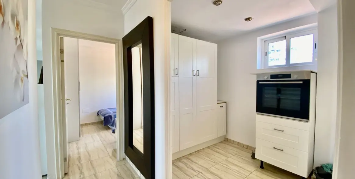 Sale of middle floor apartment in Benalmadena Costa 3