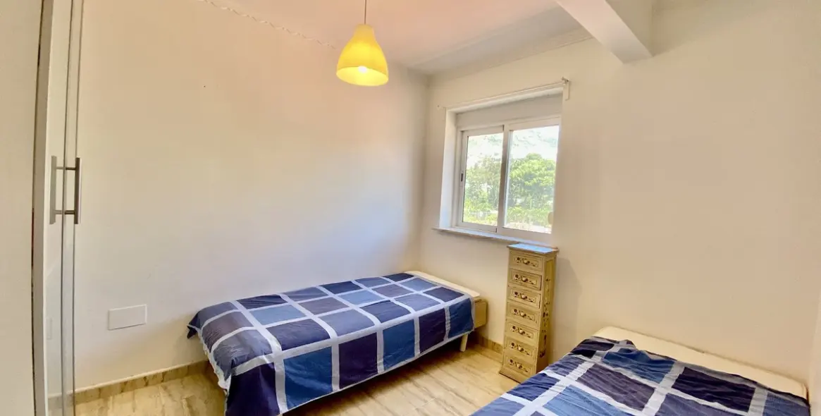 Sale of middle floor apartment in Benalmadena Costa 16