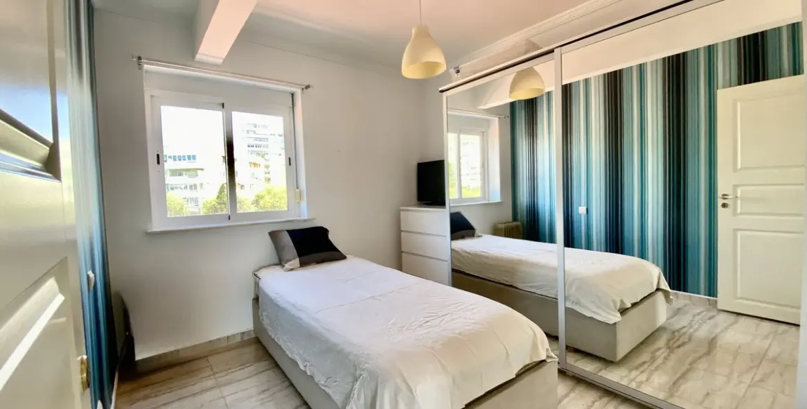 Sale of middle floor apartment in Benalmadena Costa 17