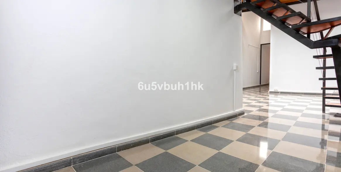 Продажа апартаментов на первом этаже в Málaga 8