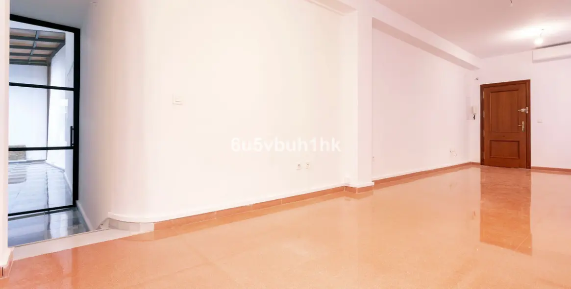 Продажа апартаментов на первом этаже в Málaga 20