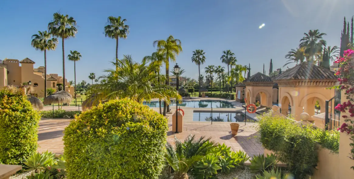 Продажа апартаментов на первом этаже в Atalaya 1