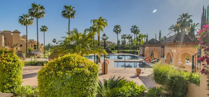 Продажа апартаментов на первом этаже в Atalaya 0