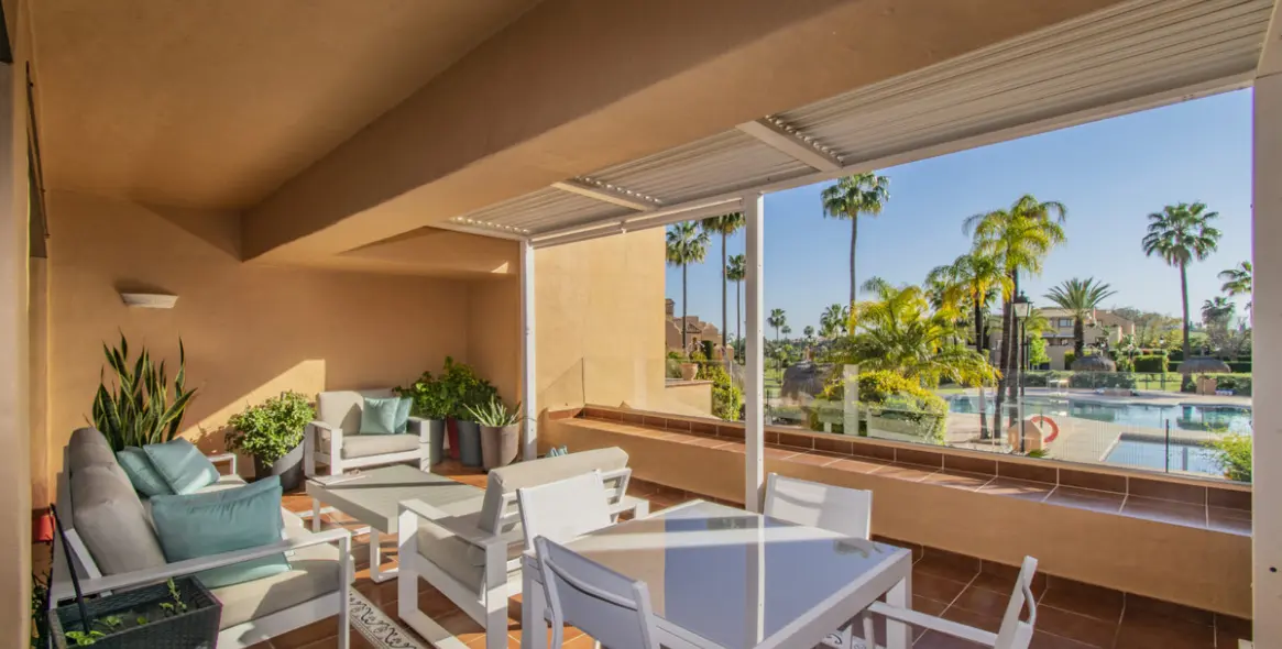 Продажа апартаментов на первом этаже в Atalaya 4