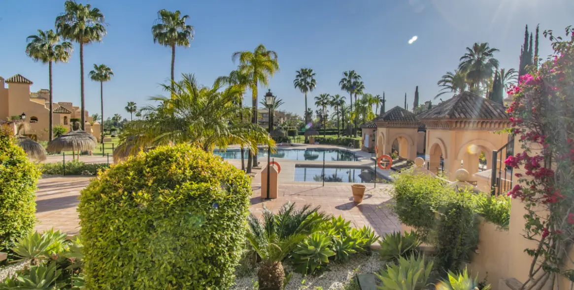 Продажа апартаментов на первом этаже в Atalaya 9