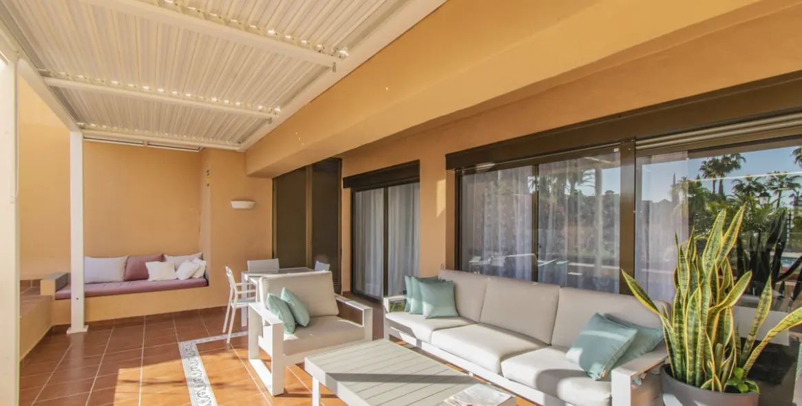 Продажа апартаментов на первом этаже в Atalaya 10