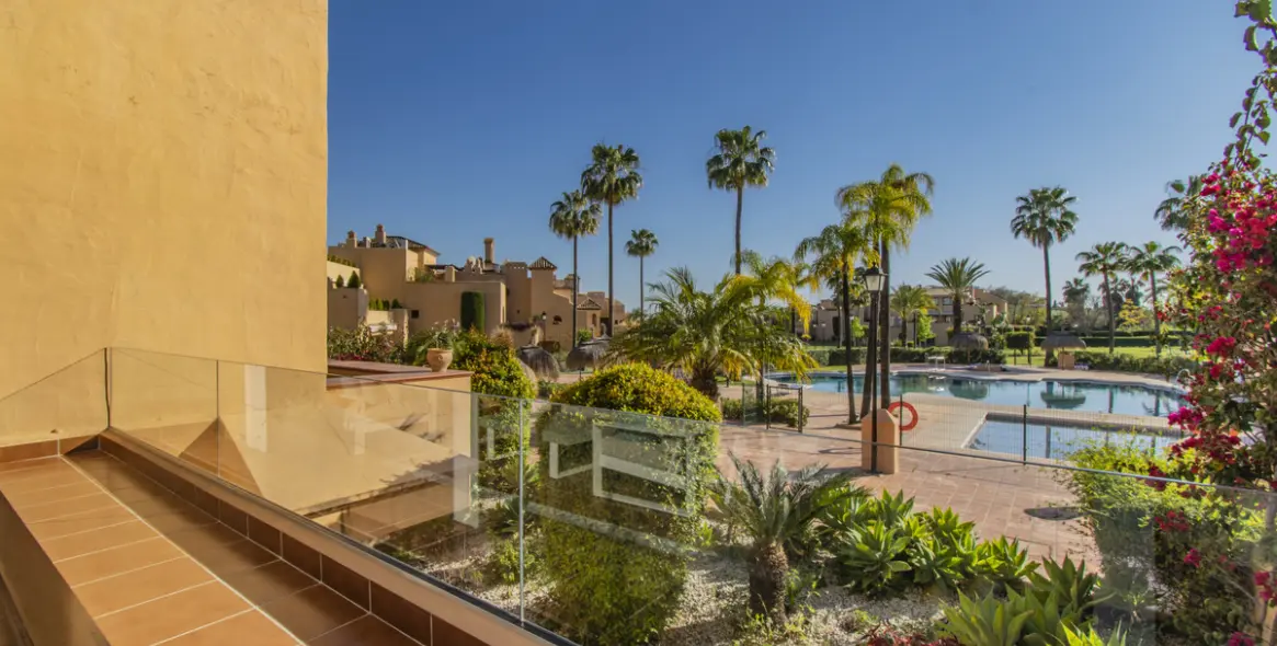 Продажа апартаментов на первом этаже в Atalaya 20