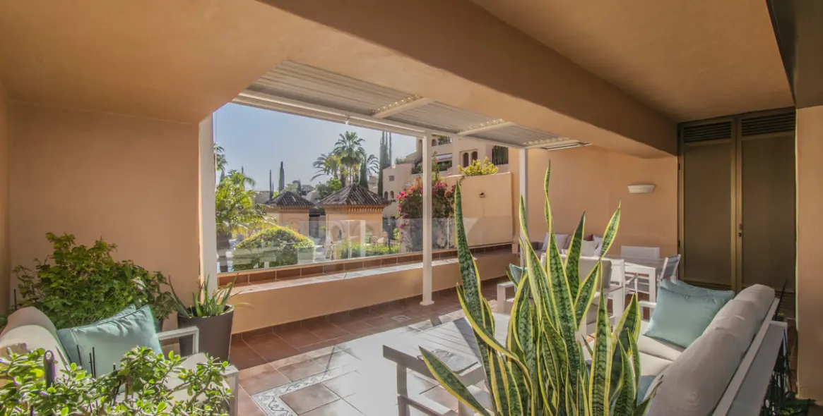 Продажа апартаментов на первом этаже в Atalaya 28