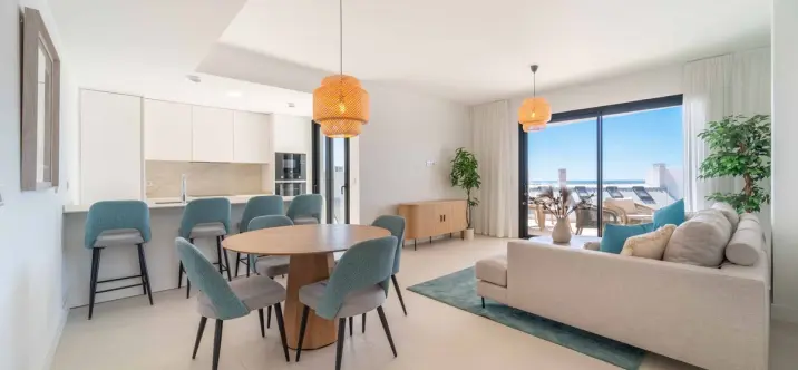 Sale of middle floor apartment in Fuengirola 0