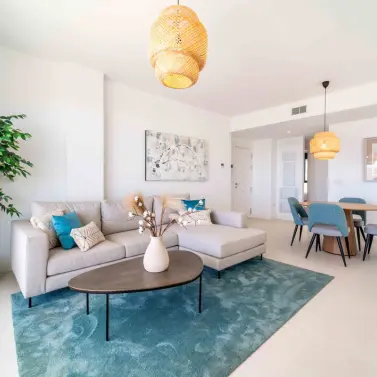 Sale of middle floor apartment in Fuengirola