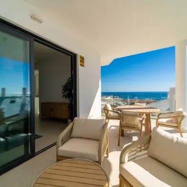 Sale of middle floor apartment in Fuengirola