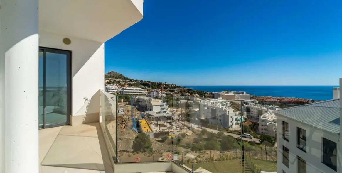 Sale of middle floor apartment in Fuengirola 4