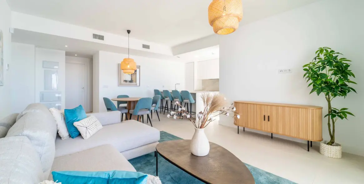 Sale of middle floor apartment in Fuengirola 5