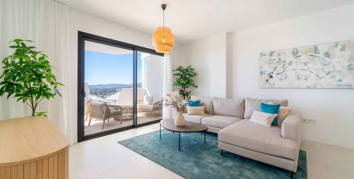 Sale of middle floor apartment in Fuengirola 6