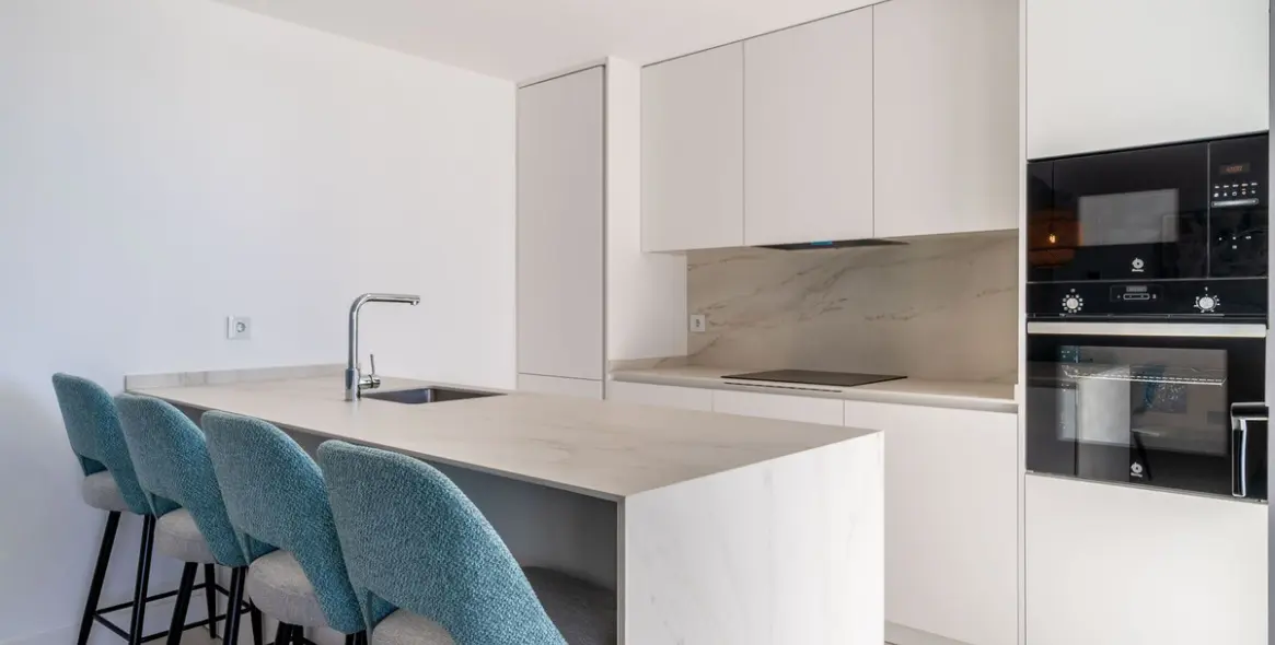 Sale of middle floor apartment in Fuengirola 8