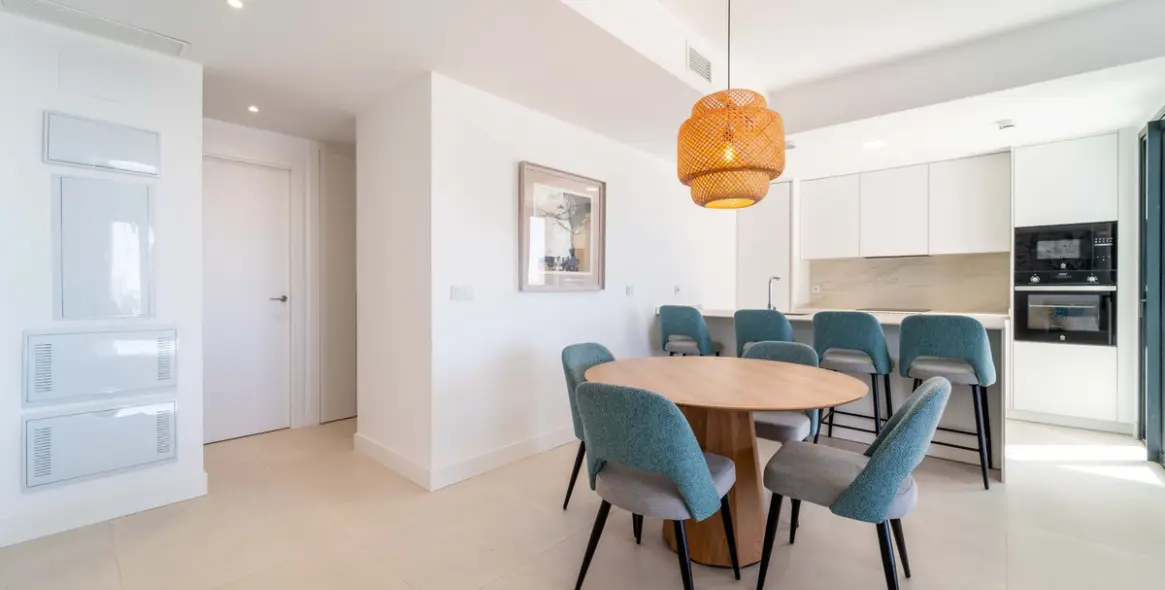 Sale of middle floor apartment in Fuengirola 9