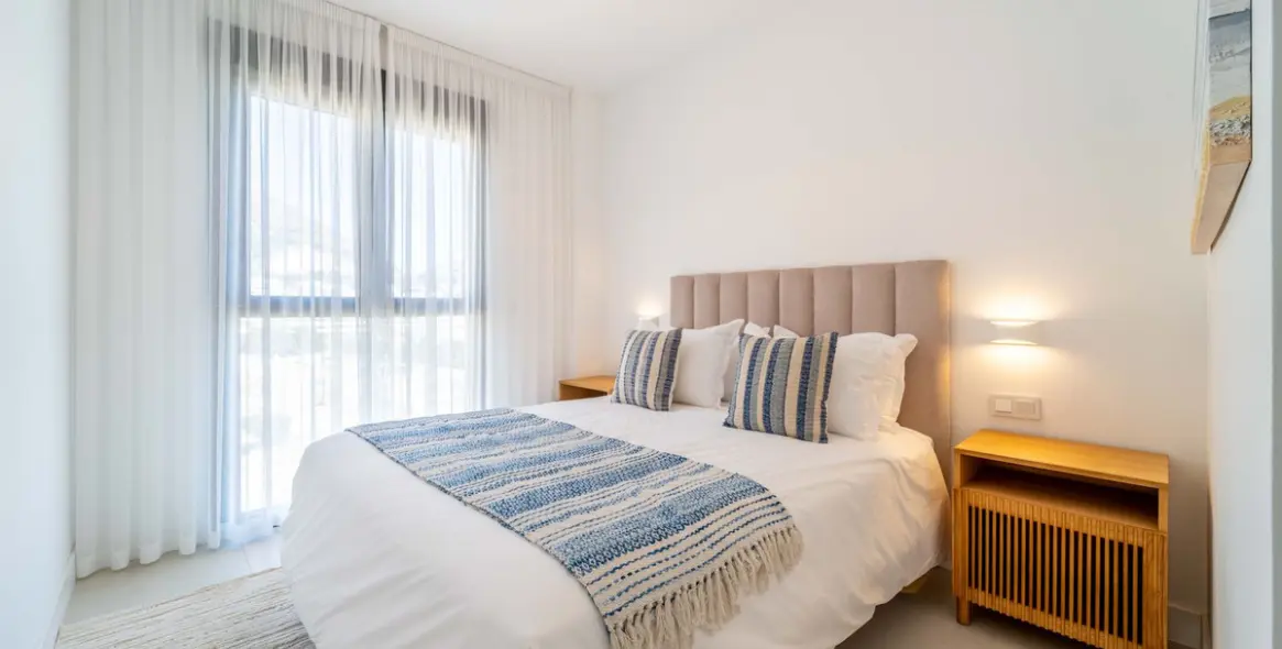 Sale of middle floor apartment in Fuengirola 14